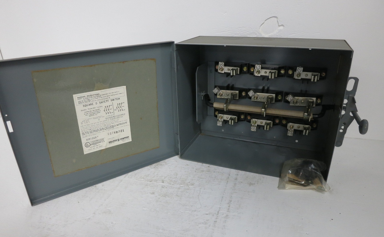 NEW Square D 92351 30A 240V Double Throw Safety Switch Manual Transfer 30 Amp E1 (DW8261-1)