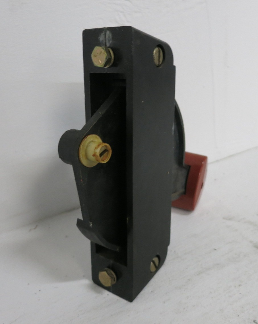 GE 8000 Handle Mechanism Assembly Motor Control Center MCC Main Disconnect Large (DW8260-1)