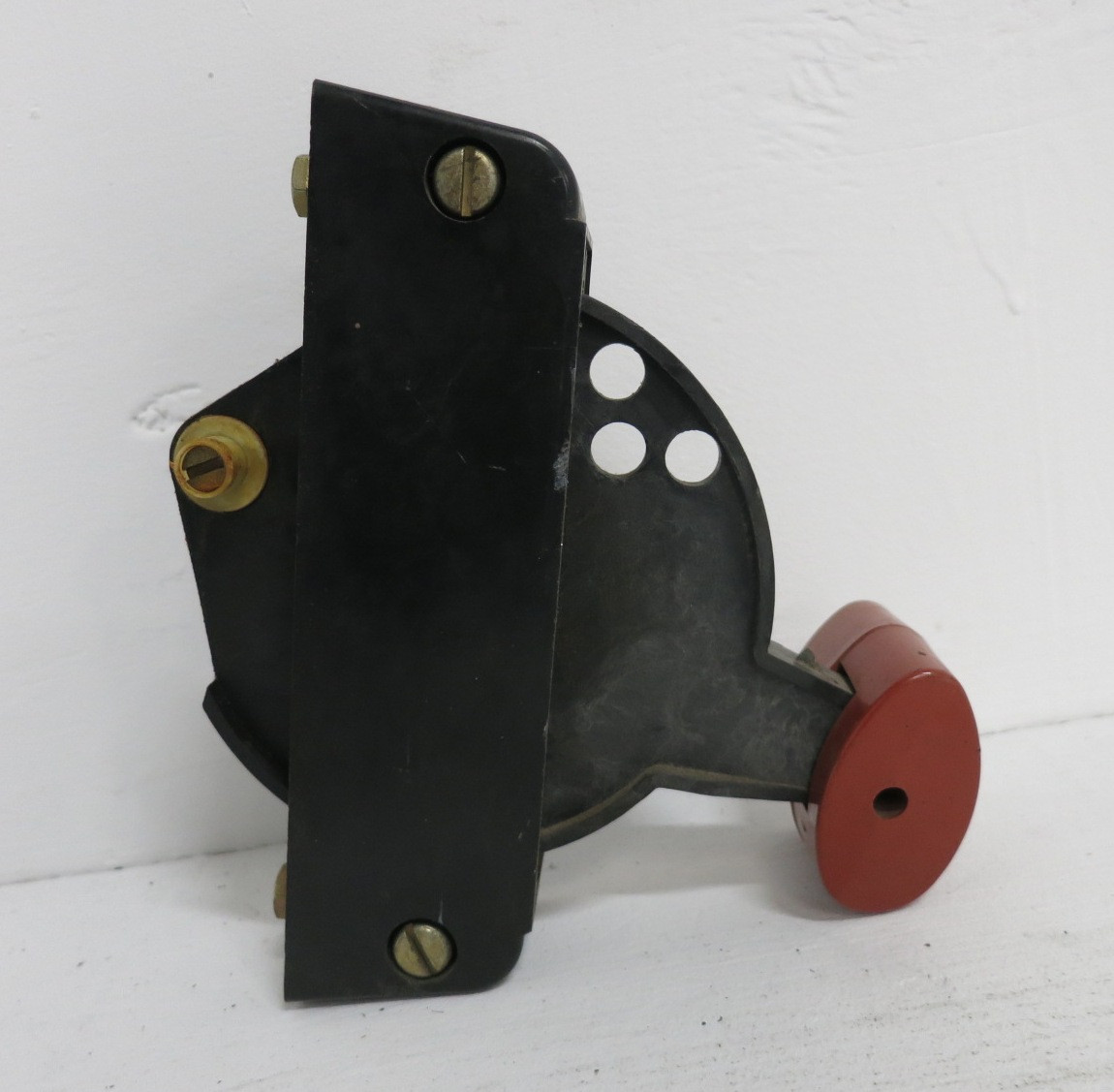 GE 8000 Handle Mechanism Assembly Motor Control Center MCC Main Disconnect Large (DW8260-1)