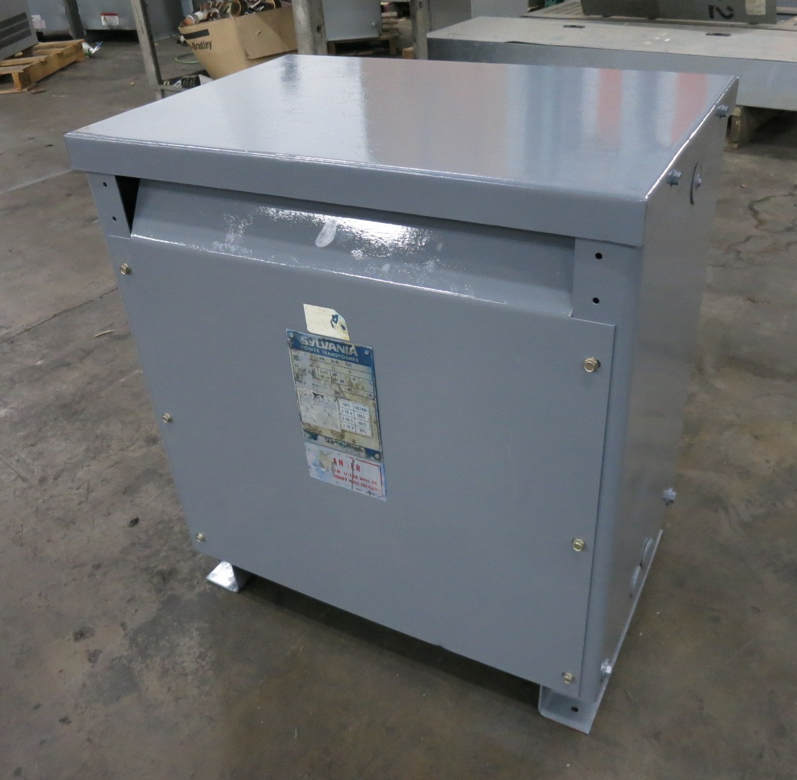 Sylvania 20 kVA 575 Delta to 230 Delta V 3PH Dry Type Transformer 575V - 230V (DW8263-1)