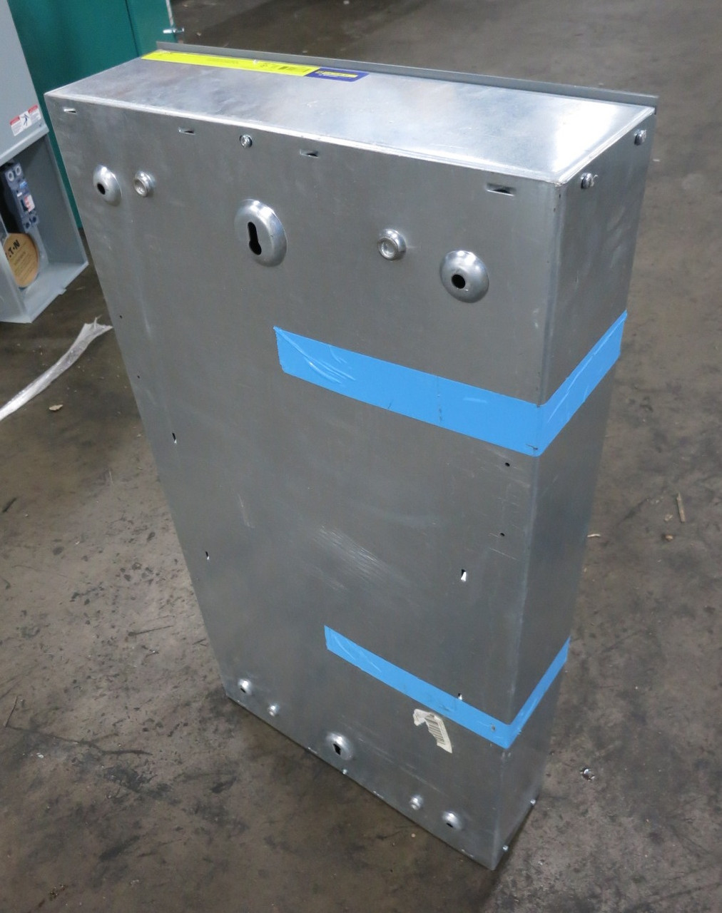 NEW Square D NQ442L2 225A 240V MLO Circuit Breaker Panel Board 3PH 4W 225 Amp (DW8265-1)