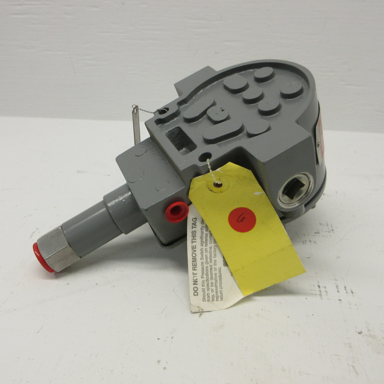 SOR Pressure Switch Adj Range: 500-4000 PSI Over Range: 5000 PSI Proof: 6000 PSI (AH1343-2)