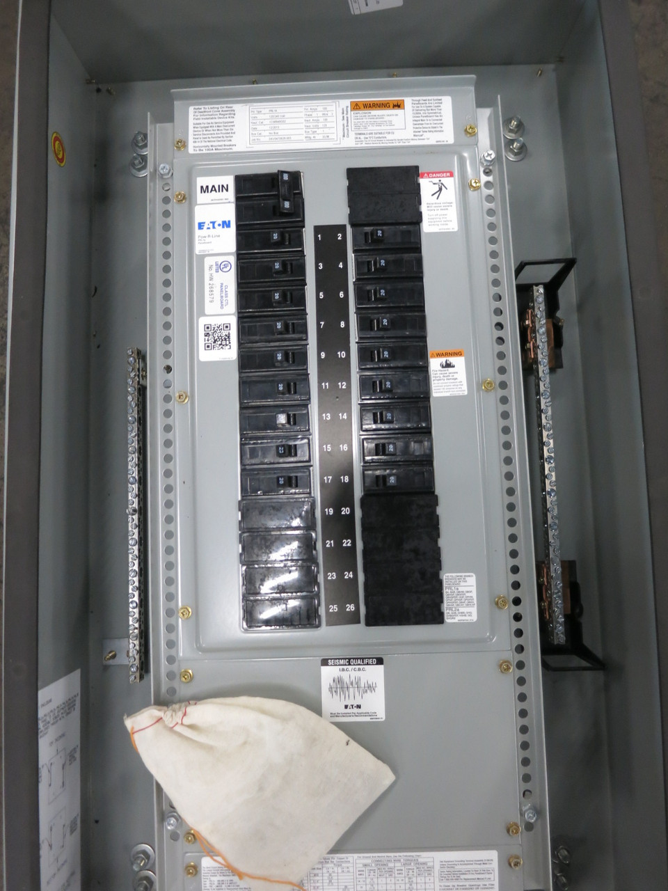 NEW Eaton PRL1a 100A 120/240 V Main Breaker Panel Board 1PH PRL 100 Amp 3R (DW8277-1)