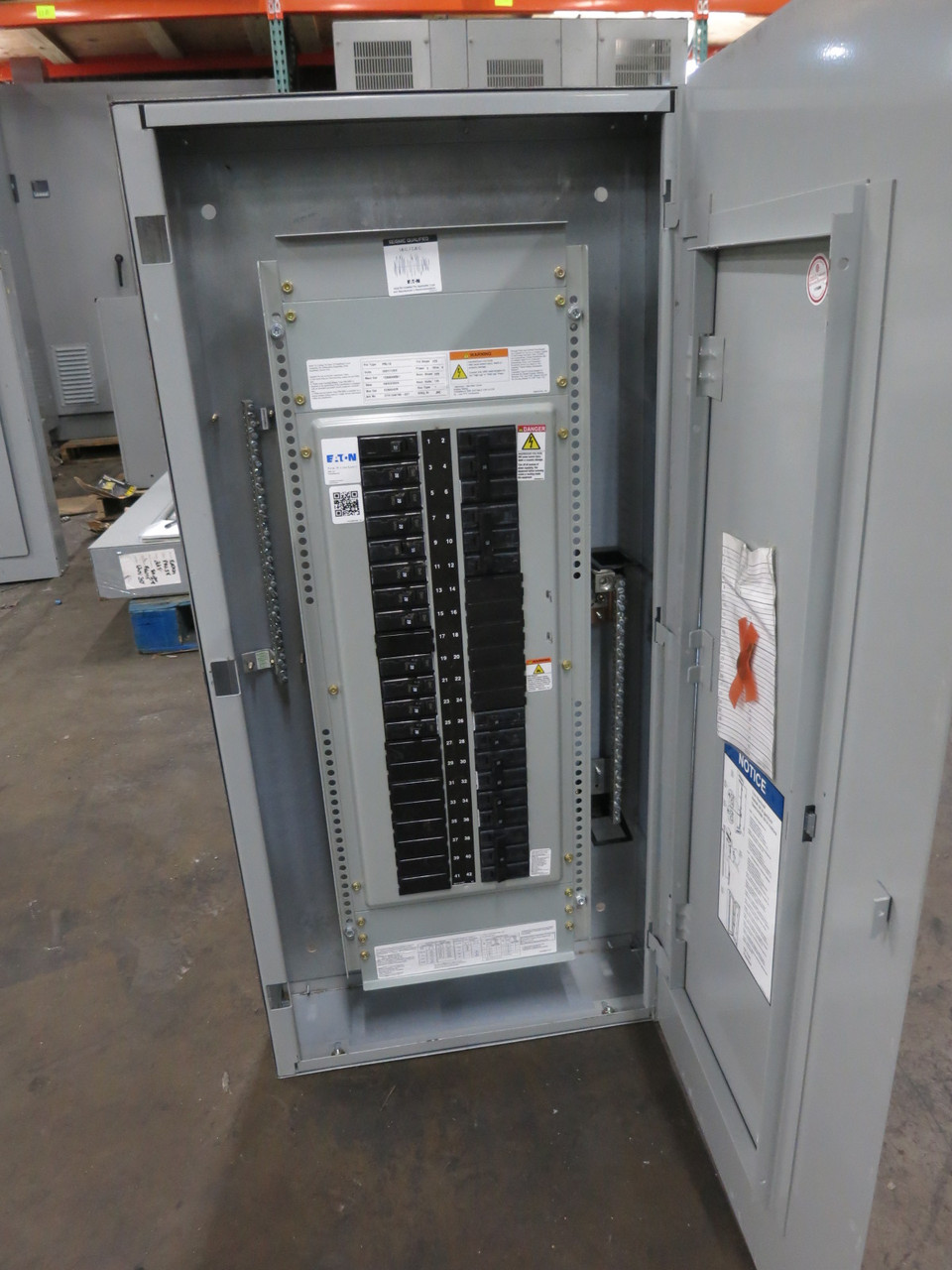 NEW Eaton PRL1X 225A 208Y/120V MLO Circuit Breaker Panel Board 3PH 4W 225 Amp (DW8275-1)