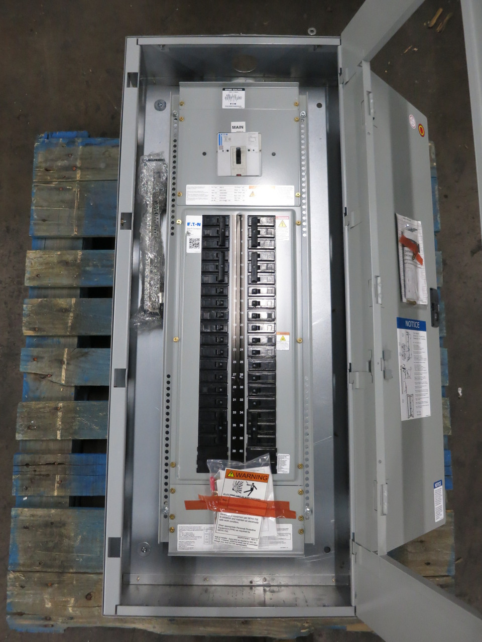 Eaton PRL1X 200A 208Y/120V Main Circuit Breaker Panel Board 3PH 4W 200 Amp PDD2 (DW8276-1)