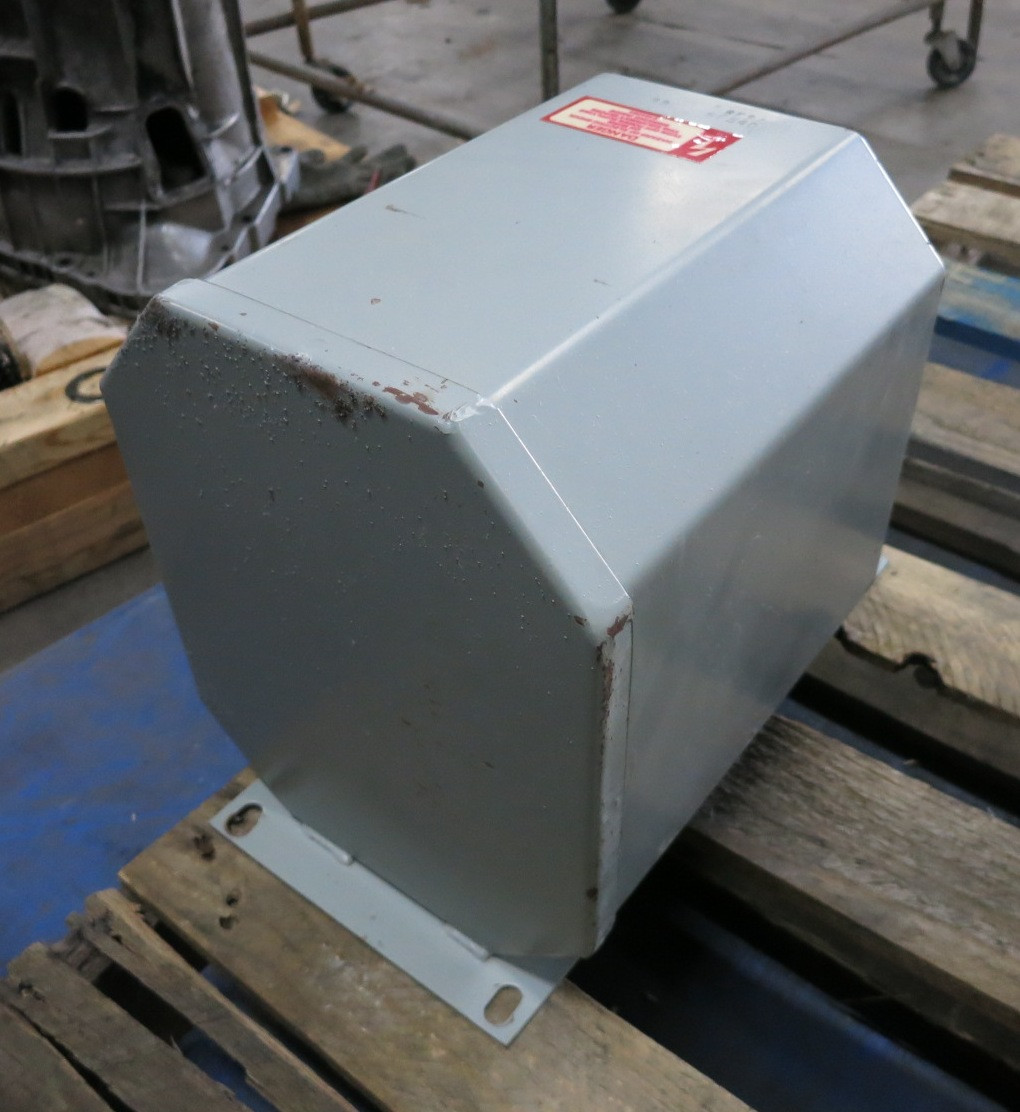 Westinghouse 7.5 kVA 480 to 120/240 V 1PH Type AP Transformer 6F540 480V Single (DW8274-1)