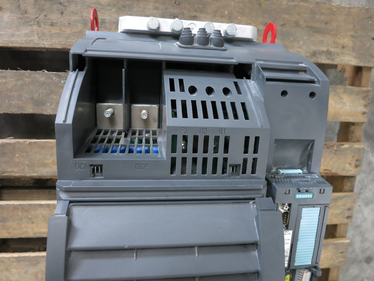 Siemens 6SL3210-1PE34-8CL0 Sinamics Power Module Drive 250 kW PM240-2 300 HP 480 (DW8279-2)