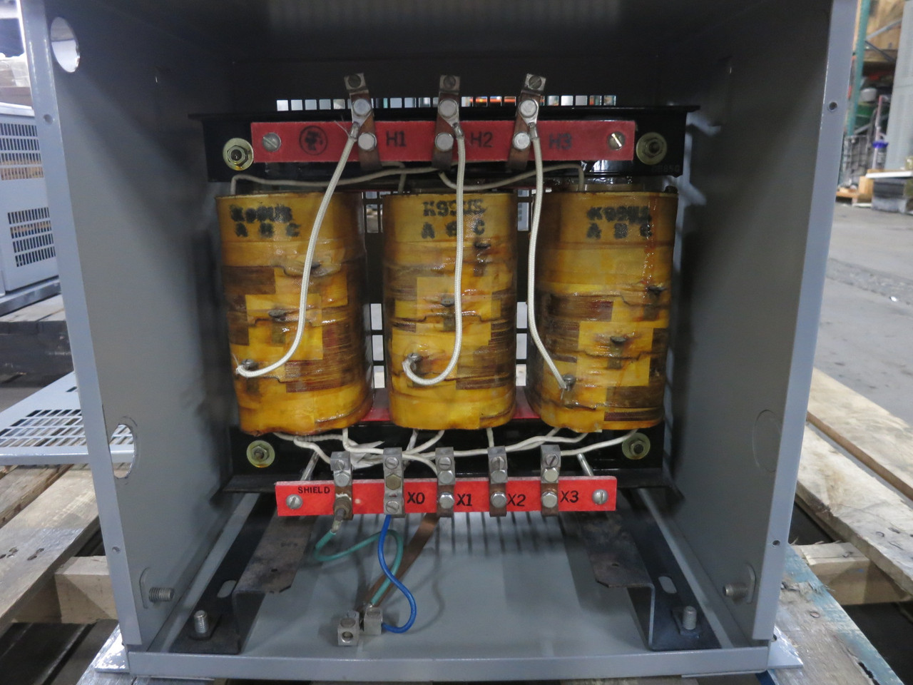 Hammond 9 kVA 600 Delta to 480Y/277 V 3PH Dry Type Transformer K99US 600V - 480V (DW8284-1)