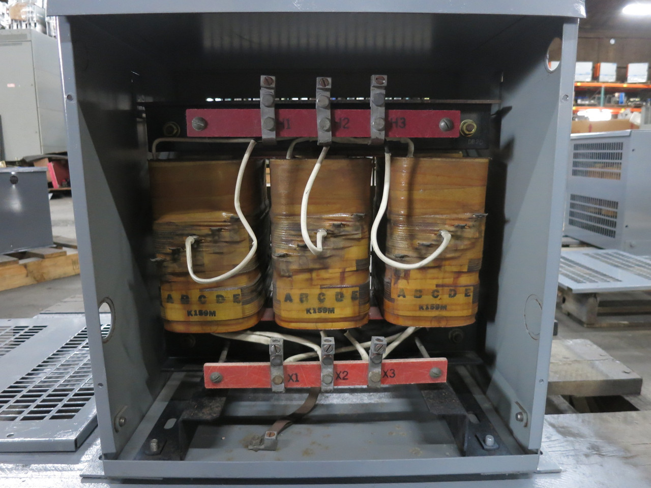 Hammond 15 kVA 600 Y to 240 Delta V 3PH Dry Type Transformer K159M 600V - 240V (DW8283-1)