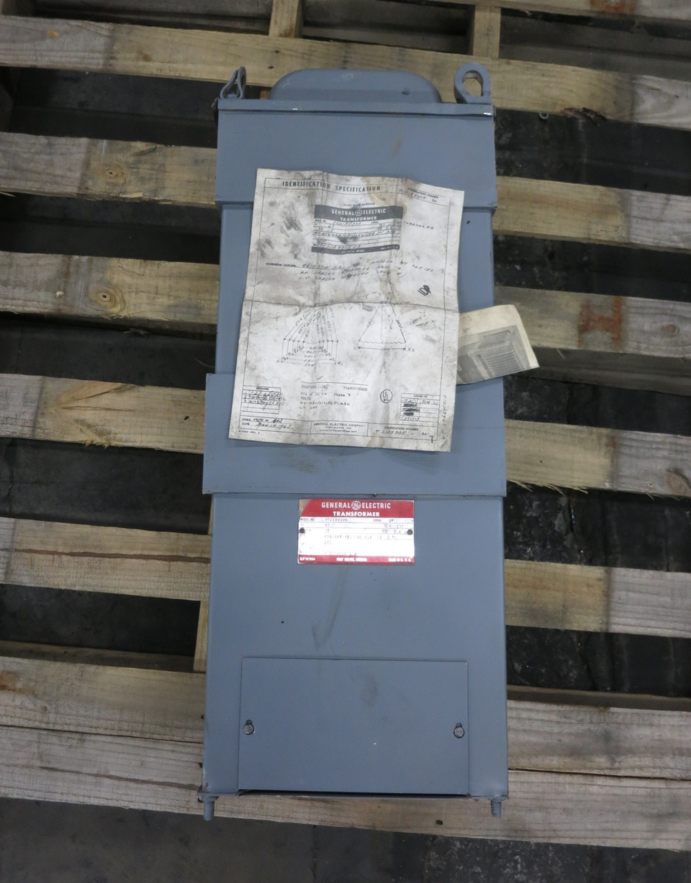 GE 15 kVA 480 Delta - 240 Delta V 3PH Dry Type Transformer 9T21A9305 480V - 240V (DW8281-1)