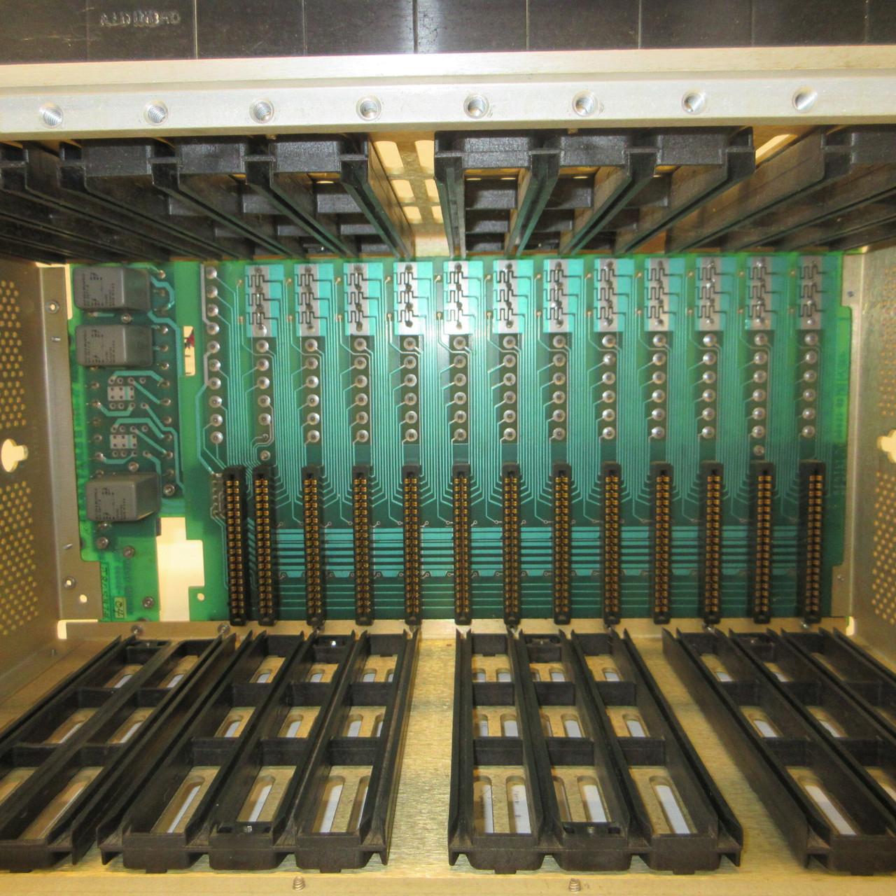 Bently Nevada 90060-04 Rack Chassis 13 Slot PLC Rack Unit Empty No Power Supply (AH1357-1)