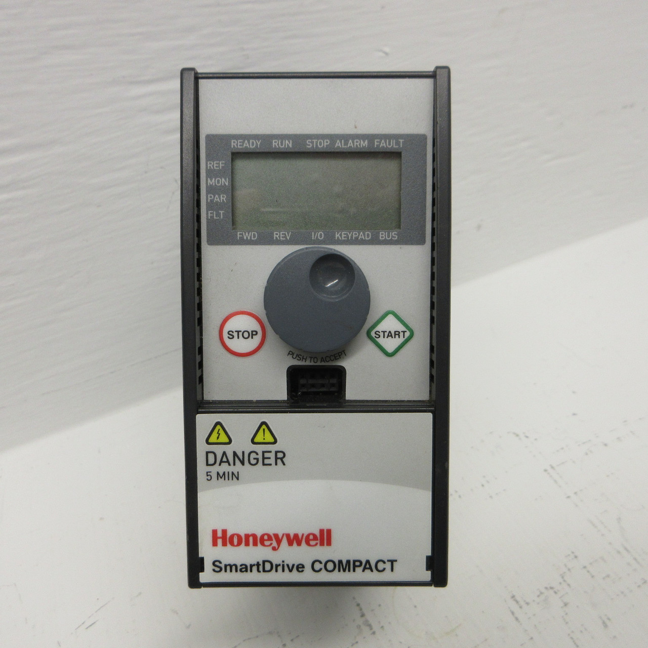 Honeywell HVFDCD1B0003F01 0.33 HP SmartDrive Compact AC VS Drive 230V VFD 1.7A (AH1359-1)