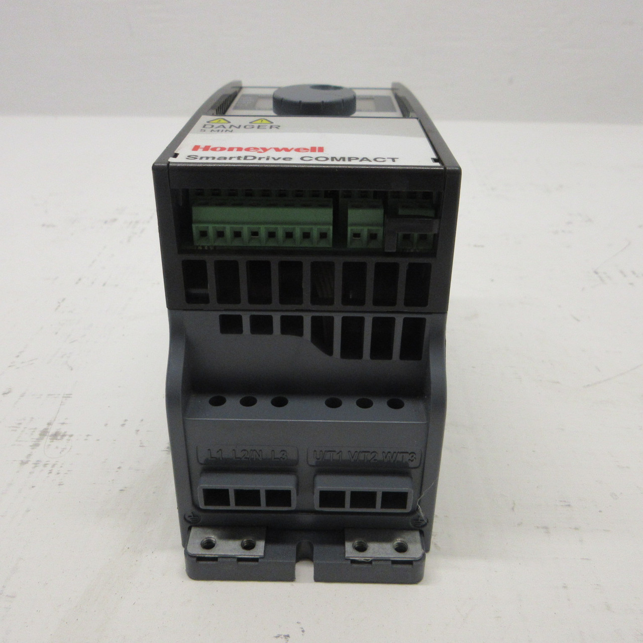 Honeywell HVFDCD1B0003F01 0.33 HP SmartDrive Compact AC VS Drive 230V VFD 1.7A (AH1359-1)