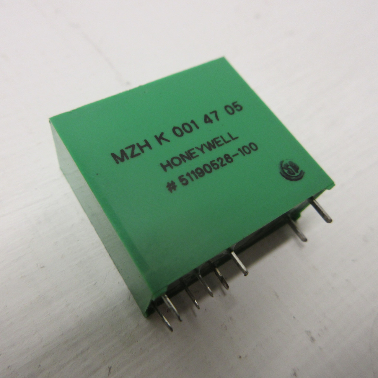 Image of Honeywell 51190528-100 Relay Module MZH K 001 47 05 Green 8-Pin FEME AO Italy