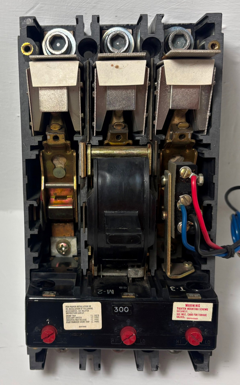 Westinghouse LB3400F 400A Circuit Breaker w/ 300 Amp Trip & Aux 600V 3P LB3300 (EM5928-1)