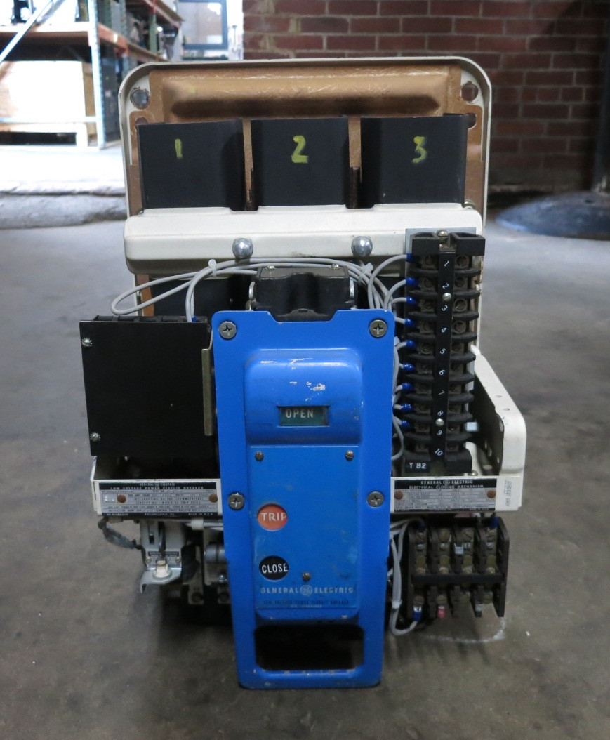 GE AK-2-25-2 600A Power Circuit Breaker EO 48 VDC Closing Under Voltage 600 Amp (DW8300-1)