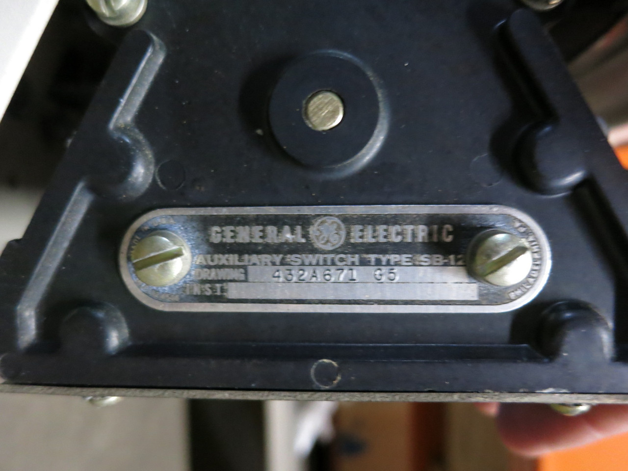 GE AK-2-25-2 600A Power Circuit Breaker EO 48 VDC Closing Under Voltage 600 Amp (DW8300-1)