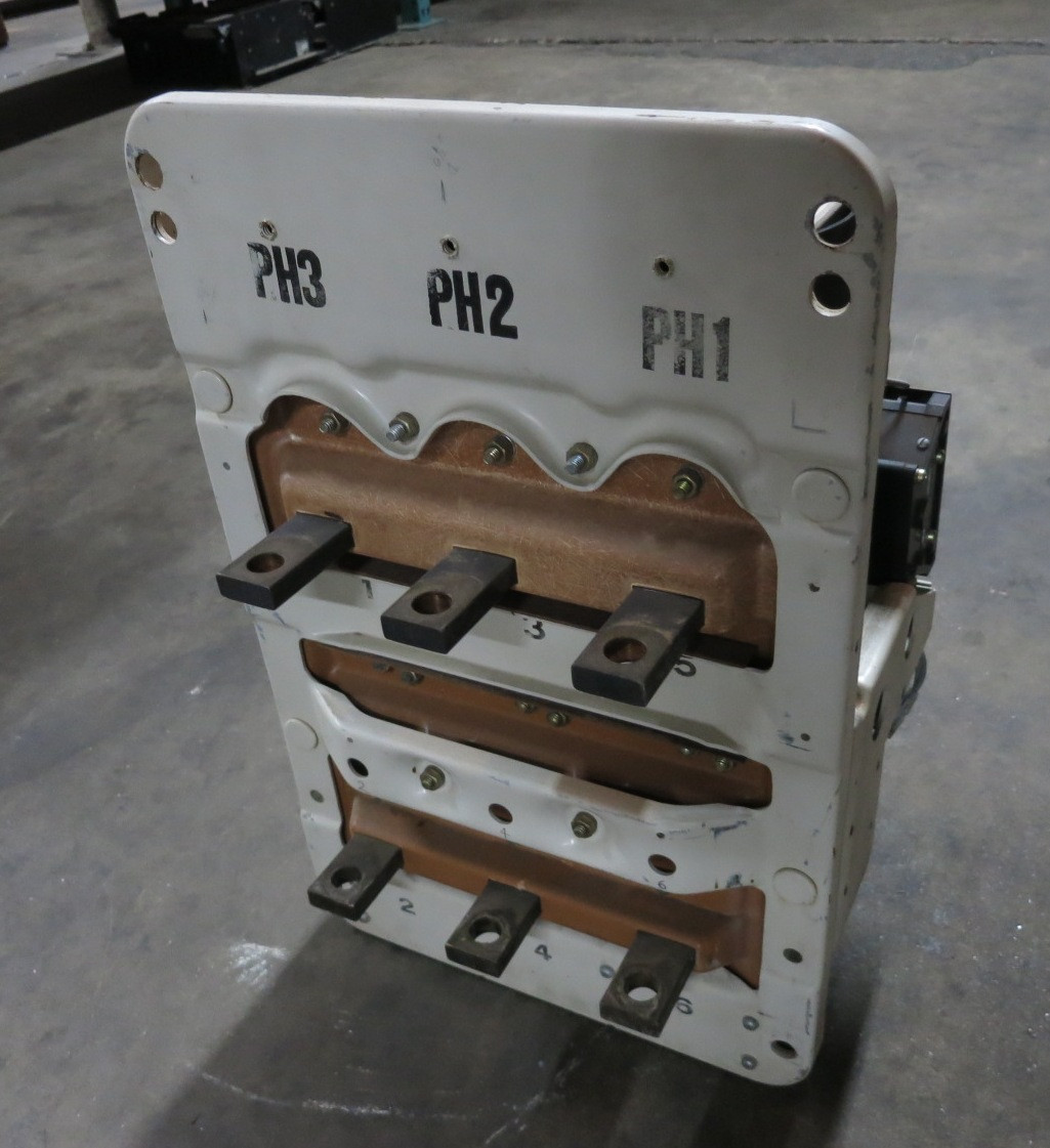GE AK-2-25-2 600A Power Circuit Breaker EO 48 VDC Closing Under Voltage 600 Amp (DW8300-1)