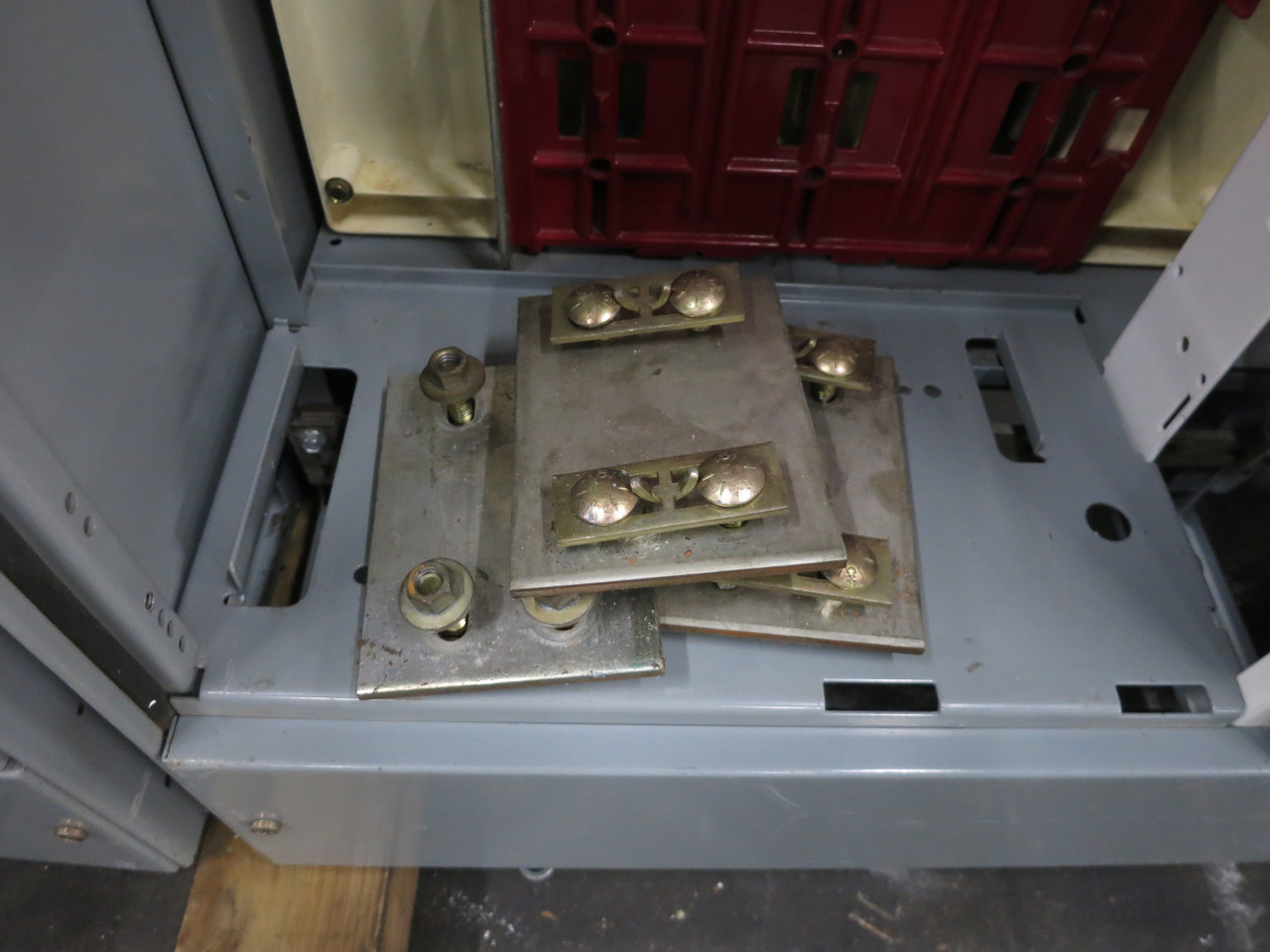 Allen Bradley Centerline 2100 1200/300 Amp 7x MCC Section Motor Control Center (DW8303-1)