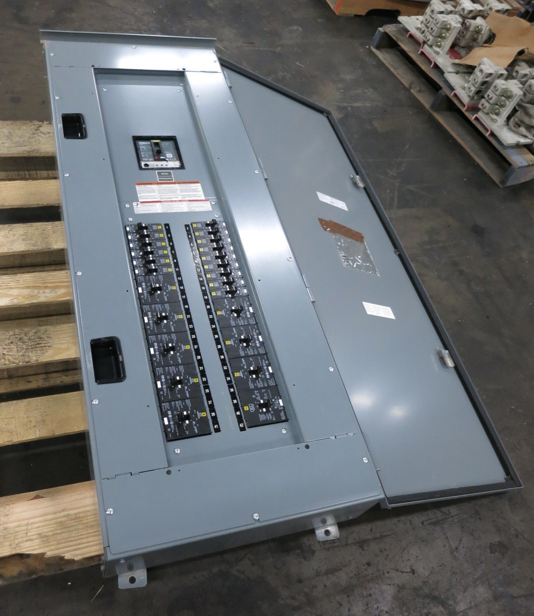 NEW Square D NF 250A Main Breaker Panel Board 250 Amp JDM36250U31XLY 3PH 4W 3R (DW8308-1)
