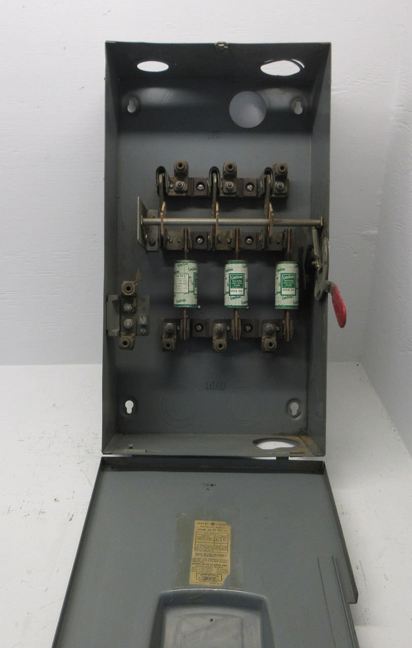 General Electric TG4324 200A 240V 4W Fusible Safety Switch Disconnect w/ Fuses (AH1410-1)
