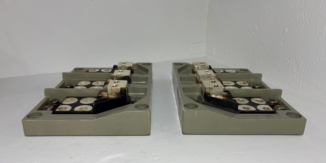 Siemens MBR9302 1600-2000 Amp Mounting Block Pair PD RD Sentron Breaker 2000A (EM5931-2)