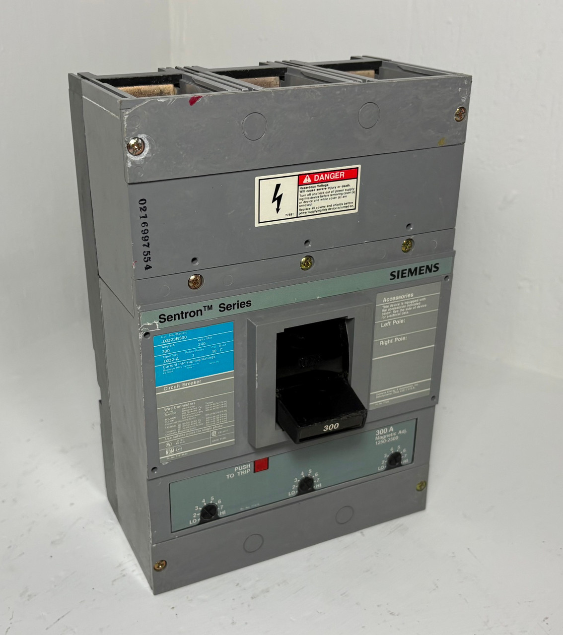 Image of Siemens JXD23B300 300A Sentron Circuit Breaker Type JXD2-A 240V 3P 300 Amp ITE