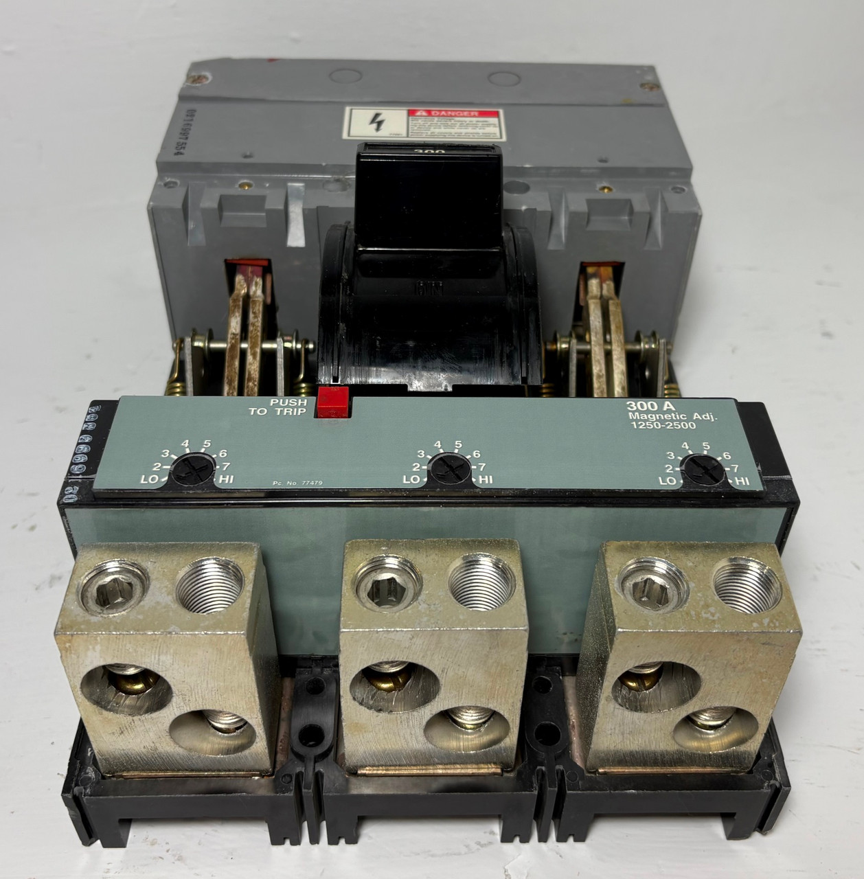 Siemens JXD23B300 300A Sentron Circuit Breaker Type JXD2-A 240V 3P 300 Amp ITE (EM5933-1)
