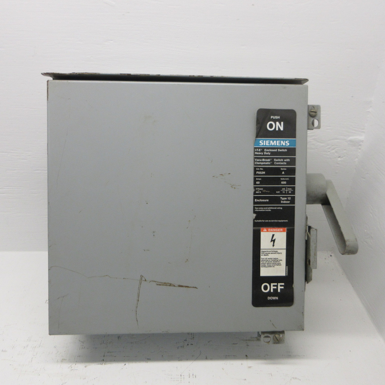 Siemens ITE F652H 60A 480/600V 6 Pole 3R Fusible Safety Switch Disconnect 60 Amp (AH1412-1)