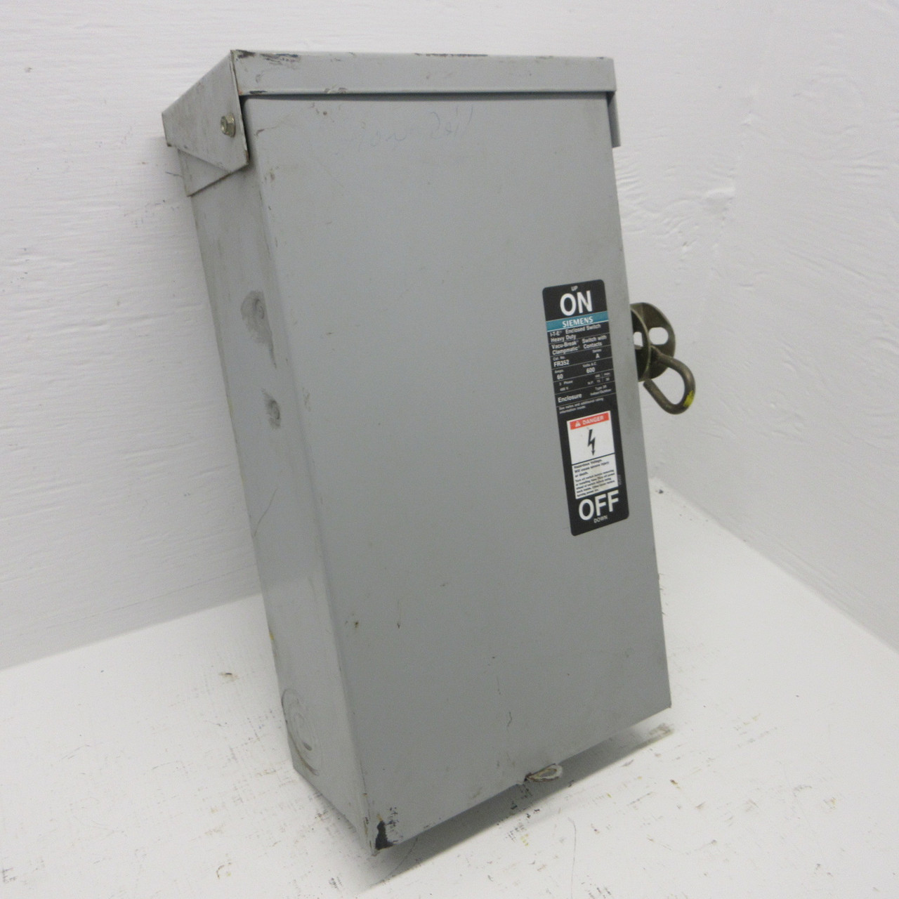 Siemens ITE FR352 60A 480/600V 3 Pole 3R Fusible Safety Switch 60 Amp w/ Fuses (AH1416-1)