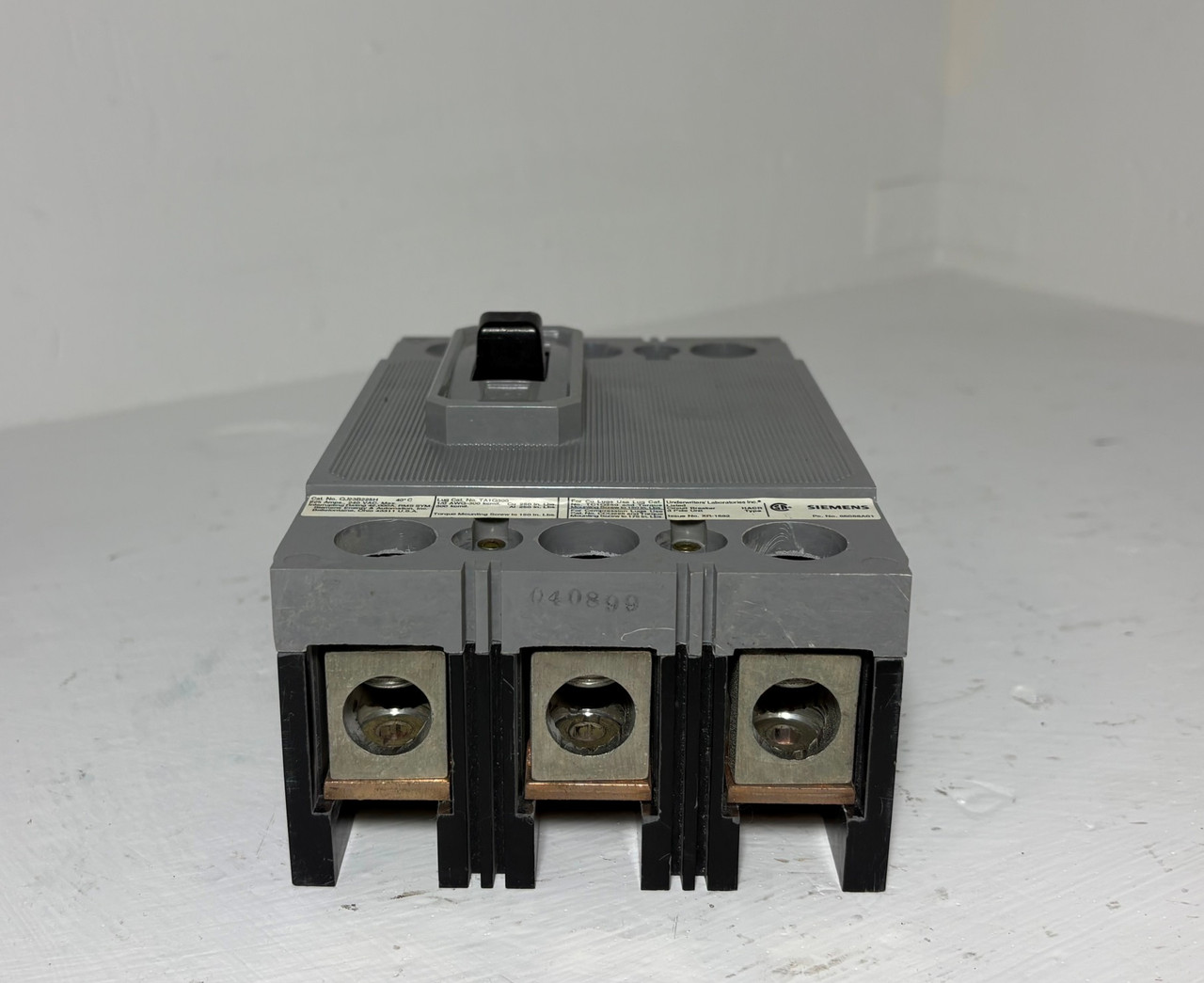 Siemens QJ23B225H 225A Circuit Breaker 3 Pole 42k @ 240V ITE 225 Amp HACR (EM5937-2)