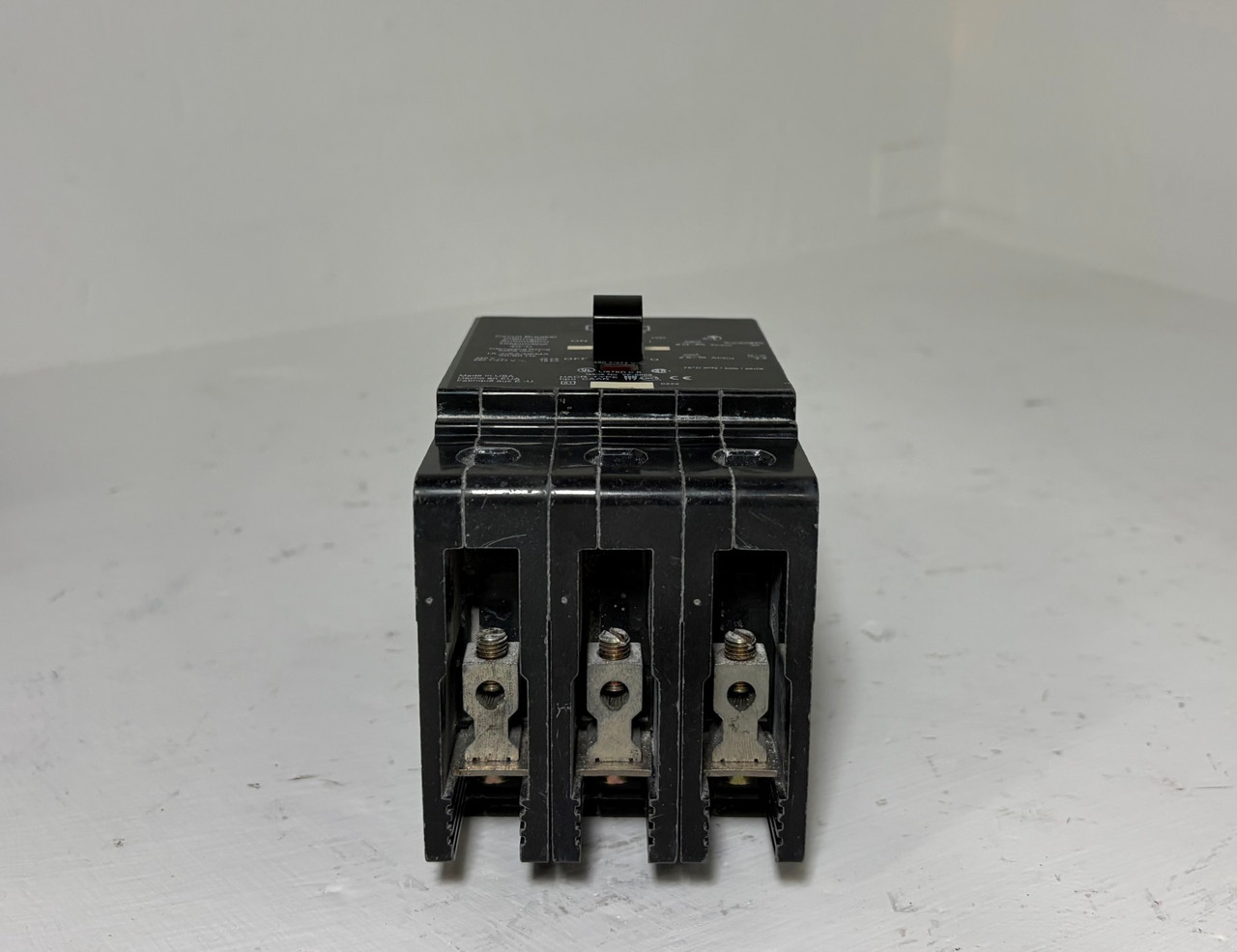 Square D EDB34020 20A Circuit Breaker 3 Pole 18kA @ 480Y/277 VAC 20 Amp HACR (EM5938-5)
