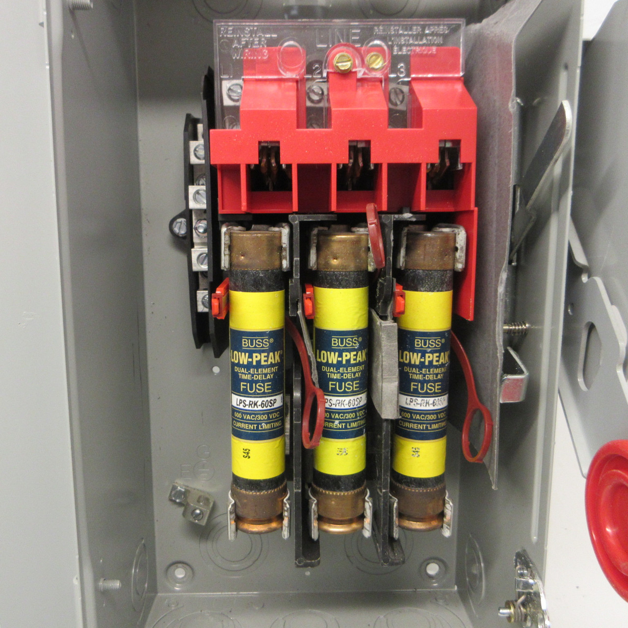 Eaton Cutler Hammer DH362FGK 60 Amp 600V Fusible Disconnect Switch 60A w/ Fuses (AH1424-1)