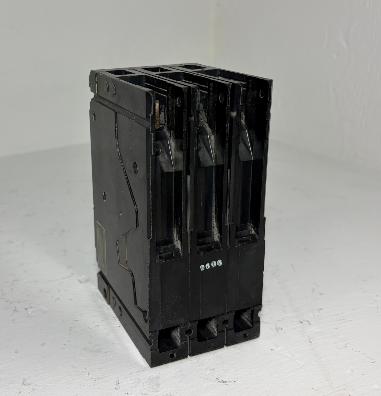 Siemens ED43B050 50A Sentron Circuit Breaker 480V 3P Type ED4 50 Amp HACR (EM5940-1)