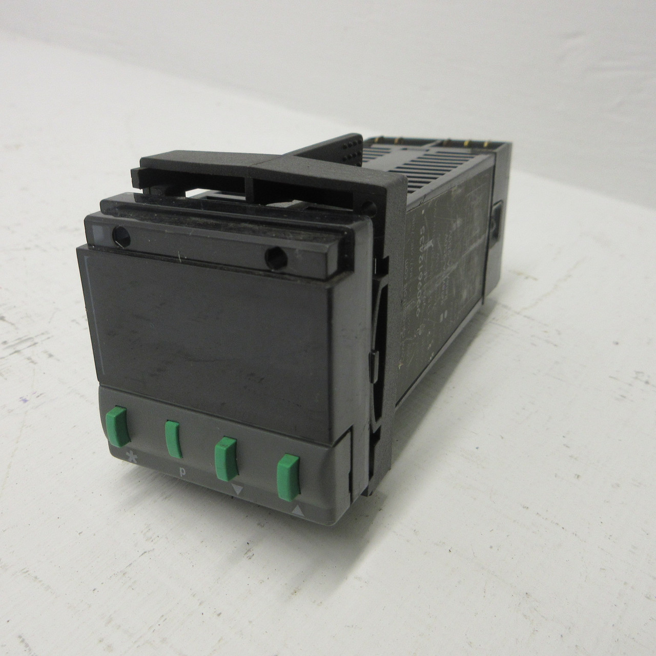 Cal Controls 99111F Temperature Controller CAL 9900 1/16 DIN 115 VAC +/- 15% (AH1431-1)