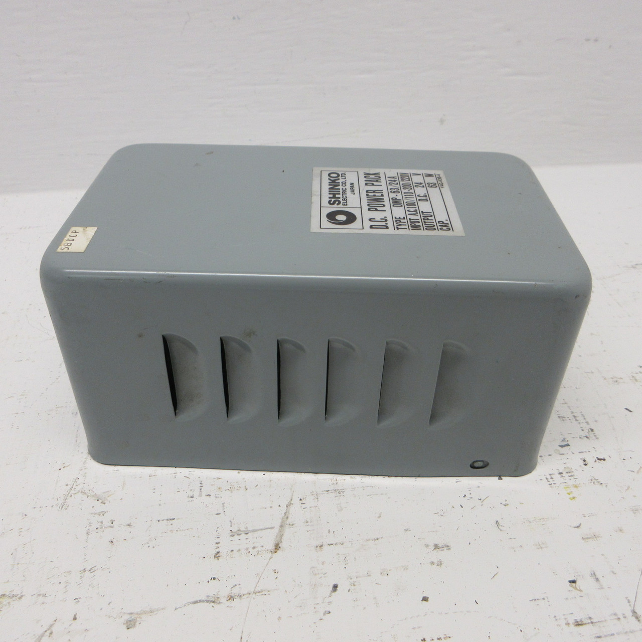 Shinko DMP-63/24A DC Power Pack Power Supply INPUT: 100/110-200/220VAC OUT: 24V (AH1432-1)