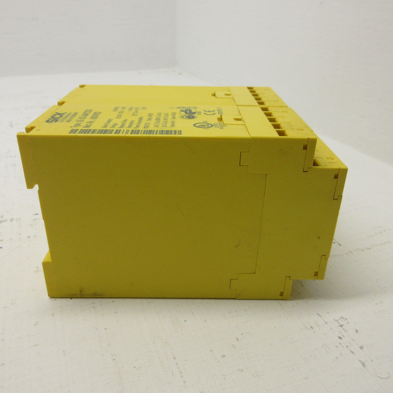 Sick UE 43-6MF2D3 Inteliface Safety Relay UE 43-6MF Intelliface 24VDC <60ms 2,7W (AH1434-1)