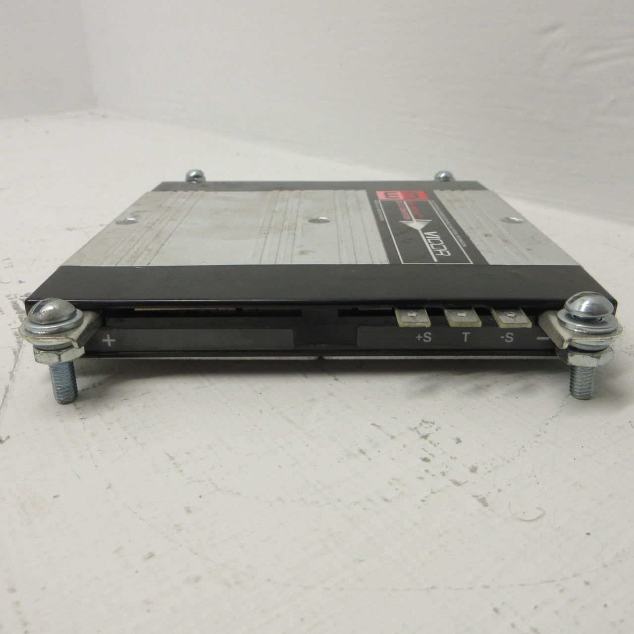 Vicor Mega Module VI-M13-CU DC-DC Converter (INPUT: 24VDC 270W OUT: 24VDC 200W) (AH1436-1)