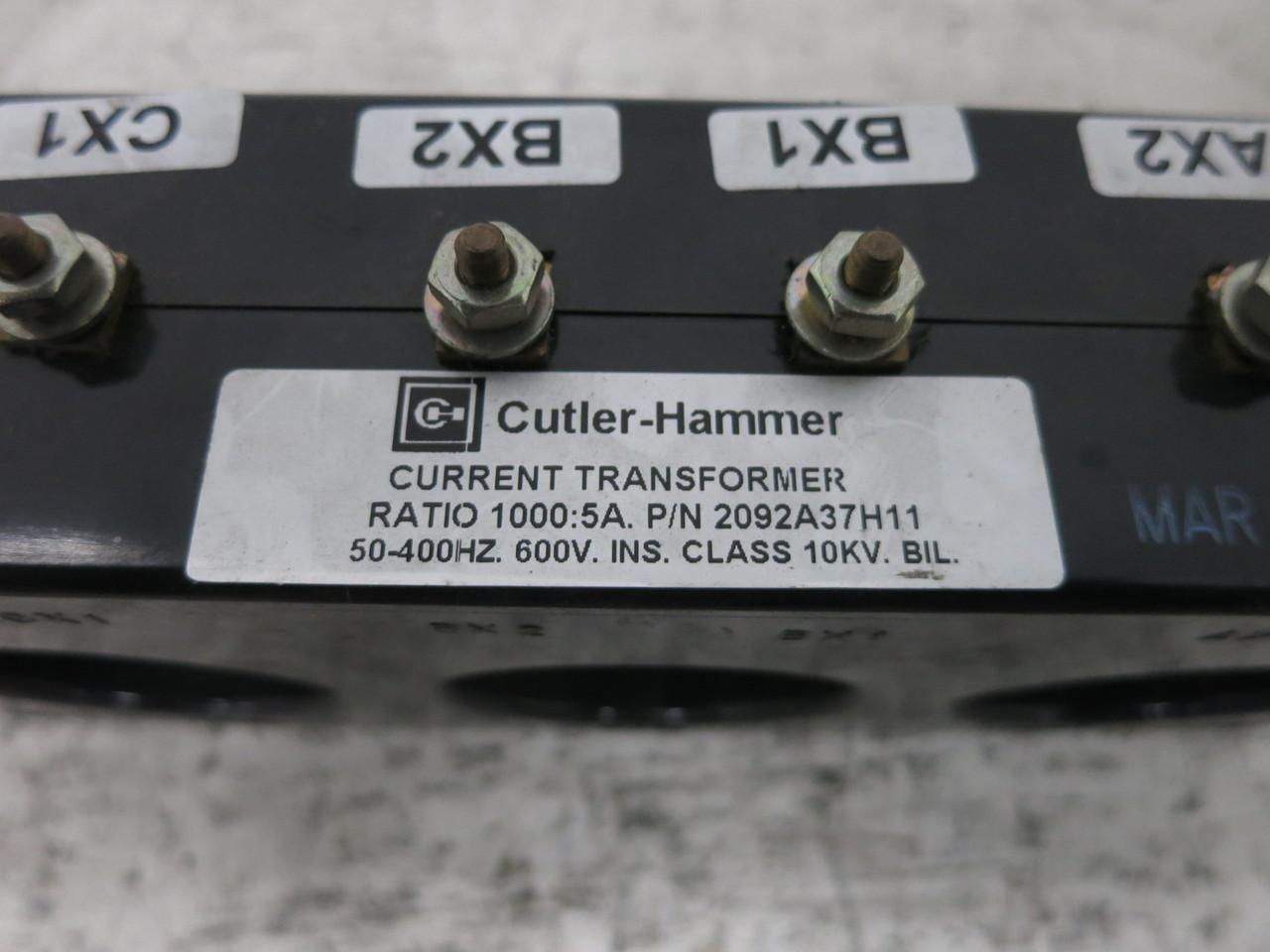 Cutler Hammer 2092A37H11 Current Transformer Ratio 1000:5 A CT ITI 3P85-102 (DW8335-1)