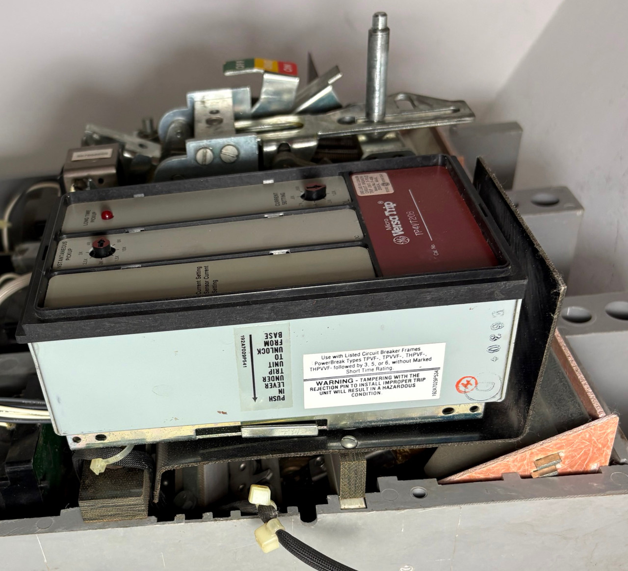 GE TPVF5612B 1600A Power Break LI Circuit Breaker w/ 1200 Amp Trip 600V 3P TPVF5 (EM5944-1)