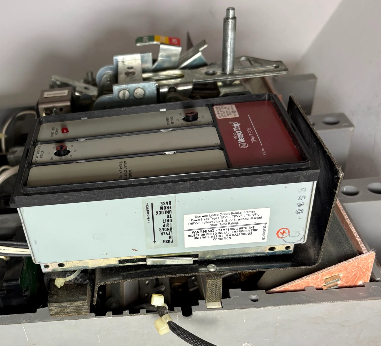 GE TPVF5612B 1600A Power Break LI Circuit Breaker w/ 1200 Amp Trip 600V 3P TPVF5 (EM5944-1)