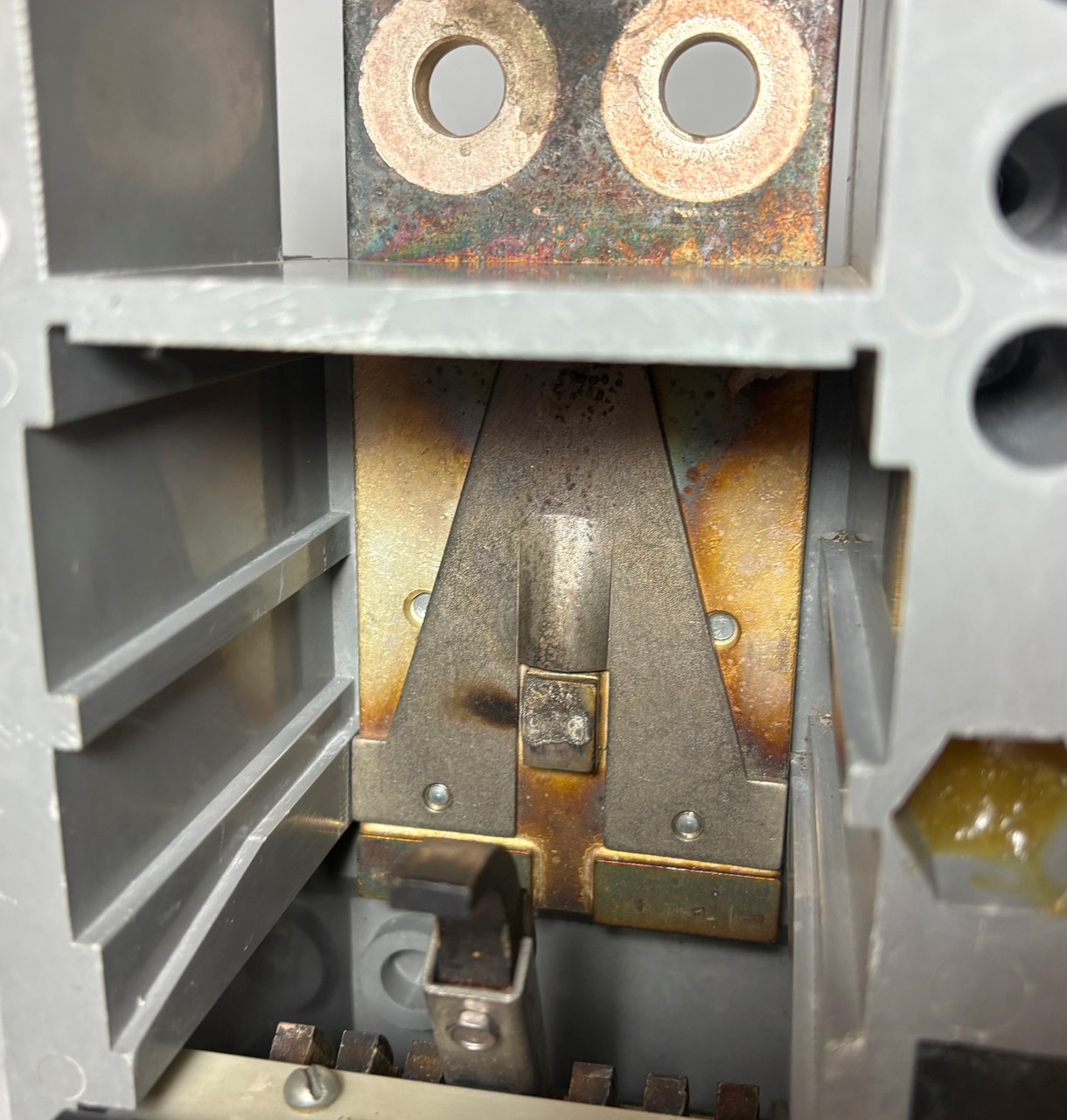 GE TPVF5616 1600A Power Break LI Circuit Breaker w/ Aux TPVF5 600V 1600 Amp 3P (EM5946-1)