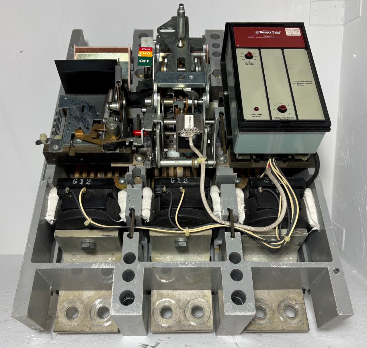 GE TPVF5616 1600A Power Break LI Circuit Breaker w/ Aux TPVF5 600V 1600 Amp 3P (EM5946-1)