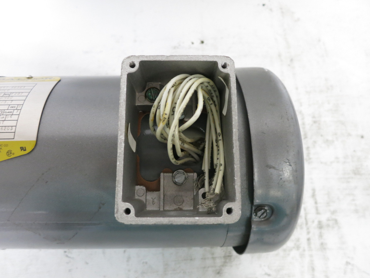 NEW Baldor 35M647-863G1 2.2 kW IEC AC Motor D90LC 208-230/460V 3450 RPM TE (DW8343-1)