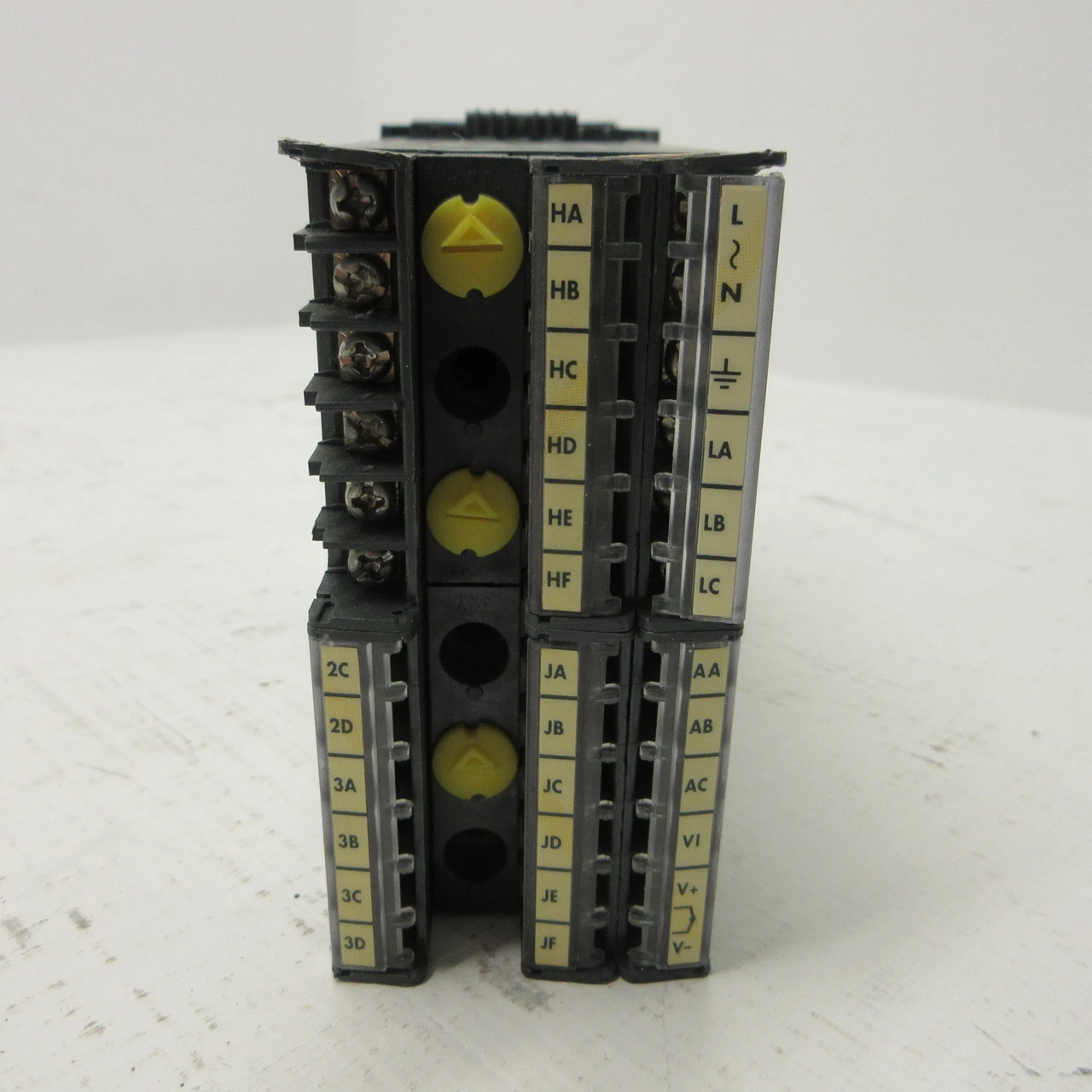 Eurotherm 2408 Temperature Controller 2408/VC/VH/TM/RR/V2/XX/XX/XX/ENG 100/240V (AH1447-1)