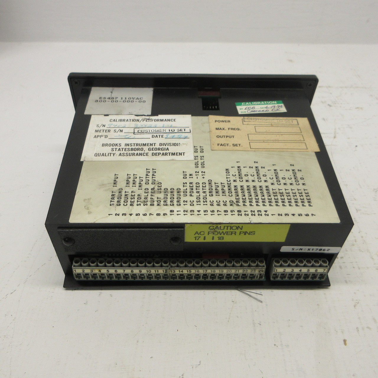 Brooks ES487 110VAC Digital Batch Totalizer Indicator Display 300-00-000-00 (AH1446-1)