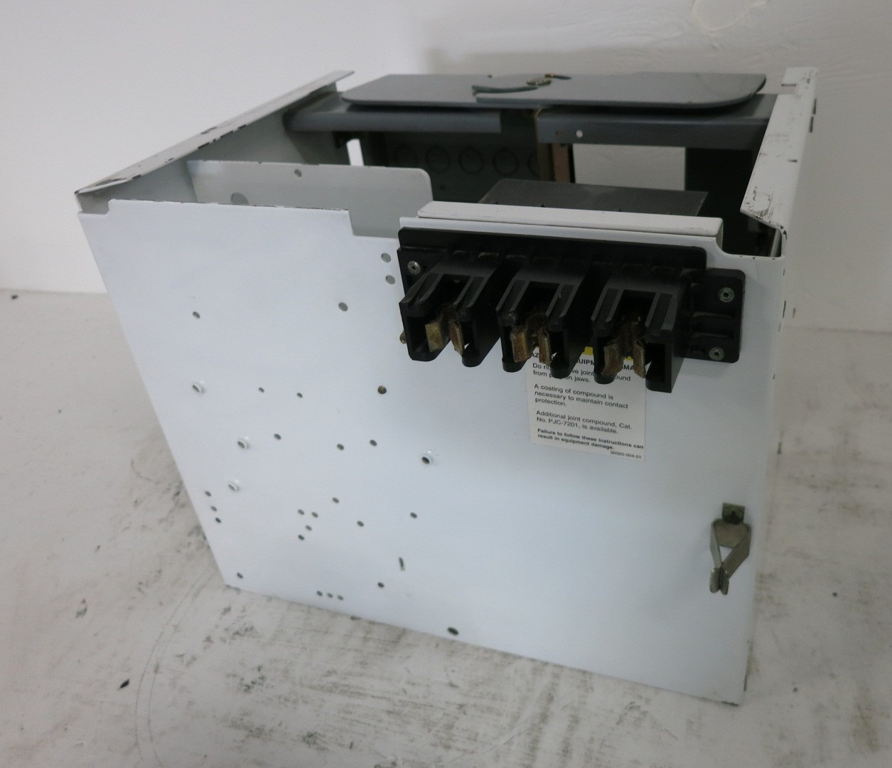 Square D Model 6 15A Breaker Feeder 12" MCC Bucket Mod 6 15 Amp Motor Control (DW8351-30)