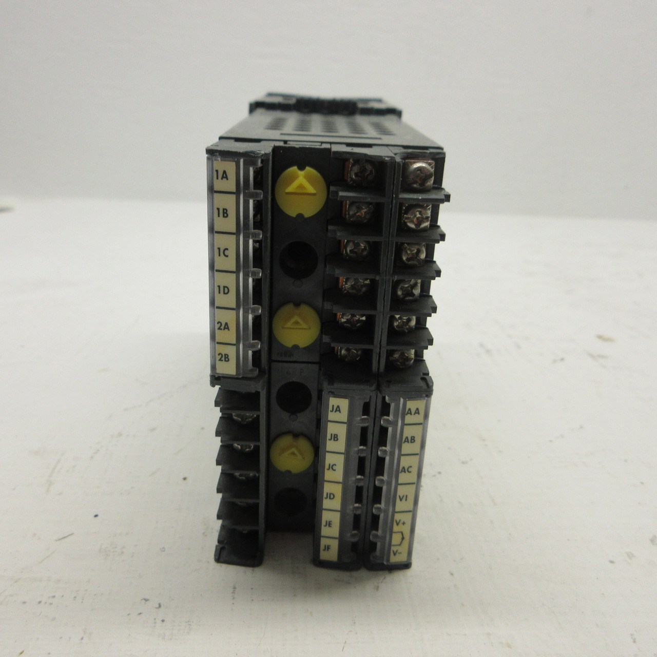 Eurotherm 2408 Temperature Controller 2408/CC/VH/D4/XX/XX/RF/XX/XX/ENG 100/240V (AH1448-1)