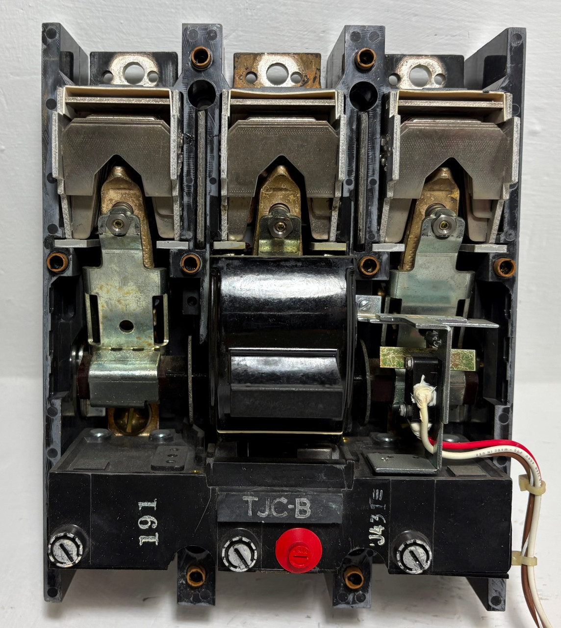 GE TJC36400B 400A Mag-Break Circuit Breaker w/ Aux Mod. 5 600V 3P 400 Amp flaw (EM5950-1)