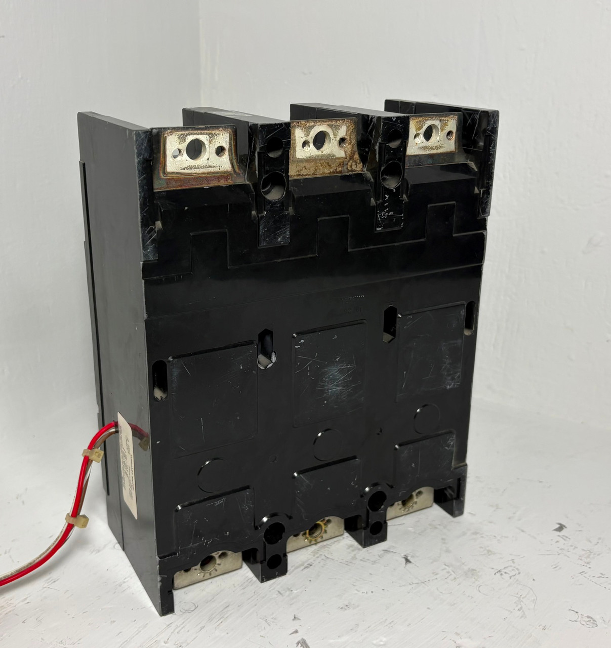 GE TJC36400B 400A Mag-Break Circuit Breaker w/ Aux Mod. 5 600V 3P 400 Amp flaw (EM5950-1)